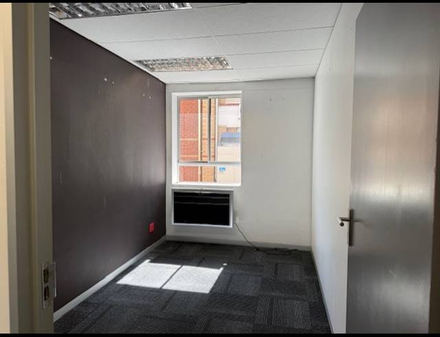 1,070.20M² OFFICE TO LET IN TYGER VALLEY